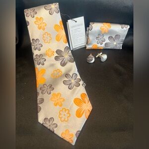 Floral Patterned Tie Set in Orange and Gray-NWT